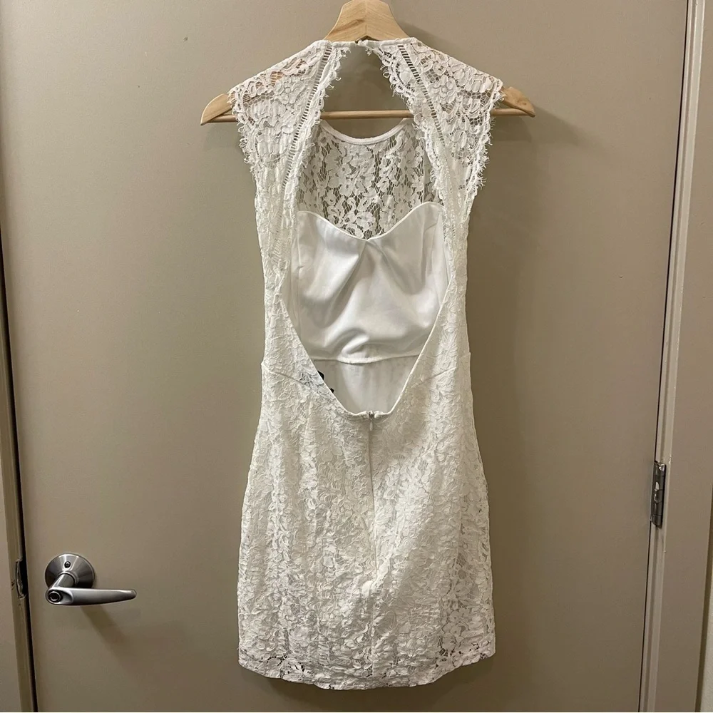 Lulu’s Truly Elegant White Eyelash Lace Backless Bodycon Mini Dress size medium